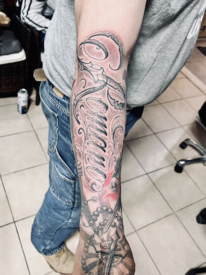 7 Train Tattoo Studio Inc