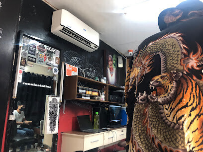RONNIE Tattoo & Piercing