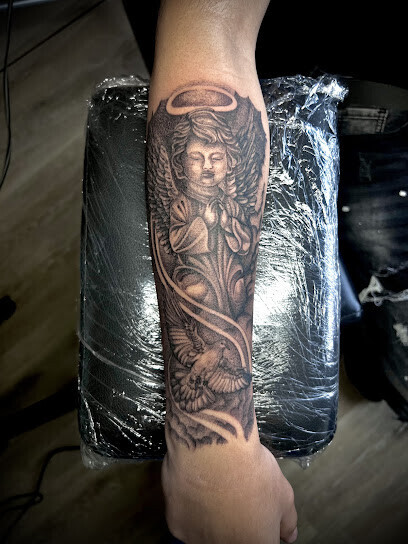 Kanki Tattoos Studio