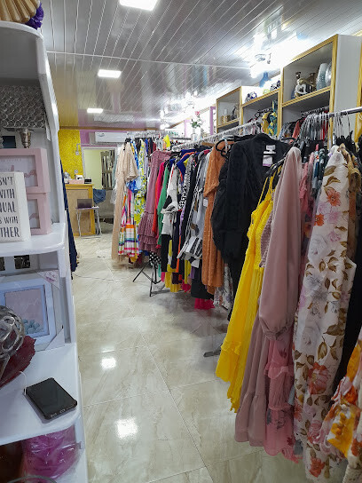 Chique Curvy Fashion and