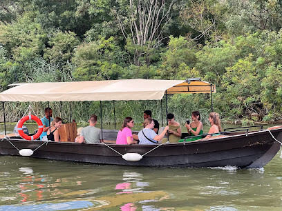 Pearl Boat