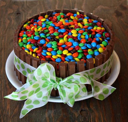 Lusious kitkat cake