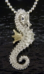 Steven Douglas - Seahorse Pendant SGP600