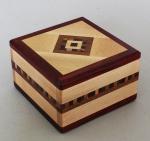 Natural Renaissance: NR08 Magnetic Box - Maple and Paduak