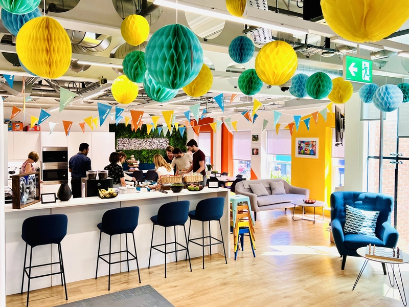 Descriptive alt text