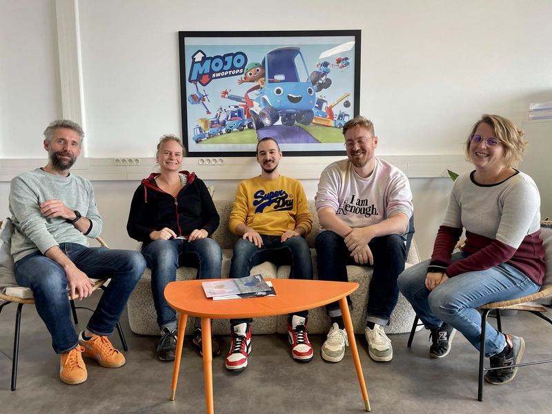 Descriptive alt text