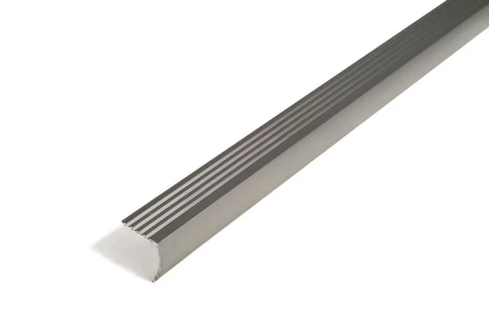 Askelkulmalista 29x29mm 1m NG urit