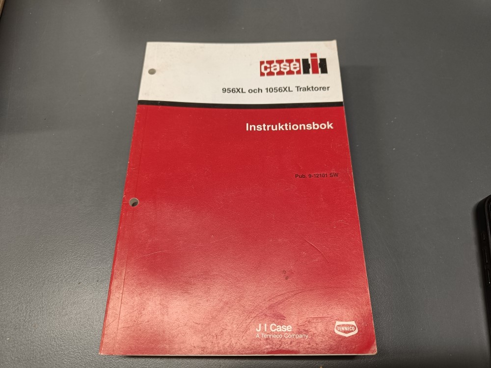 Case 956XL ja 1056XL ruotsinkielinen / Traktorin käyttöopas