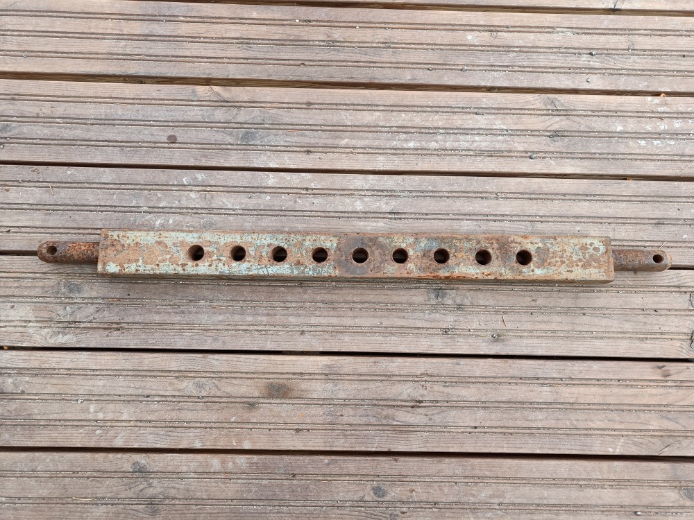 Vetokarttu pituus 820mm päät 28mm / Reiät 20mm