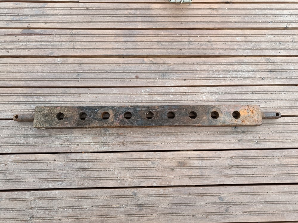 Vetokarttu pituus 980mm päät 28mm / Reiät 30mm