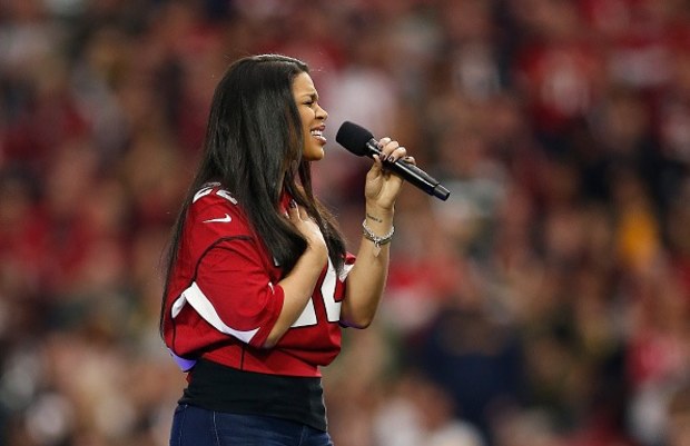 Jordin Sparks Nails US National Anthem at Green Bay Packers vs. Arizona  Cardinals Game, Gwen Stefani & Blake Shelton Go On A New Date - Directlyrics