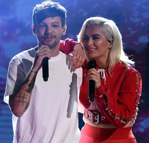 Louis Tomlinson's 'Back to You' Performance on Teen Choice Awards: Watch