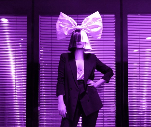 Sia Posts Nude Photo To Make Paparazzi Look Like Fools Directlyrics