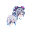 プールに浮かぶアーニャ蘭子