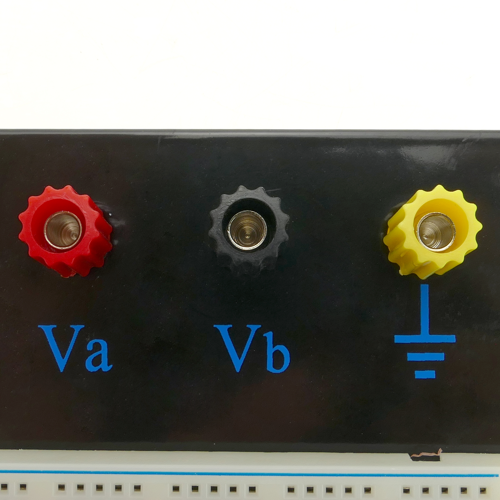 Plaque d'essais pour l'électronique Planche pour prototypage 830 points de  connexion MB102 DW-0185 - Cablematic