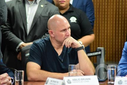Abilio terá que explicar decreto que proíbe lotes abaixo de 200 m²