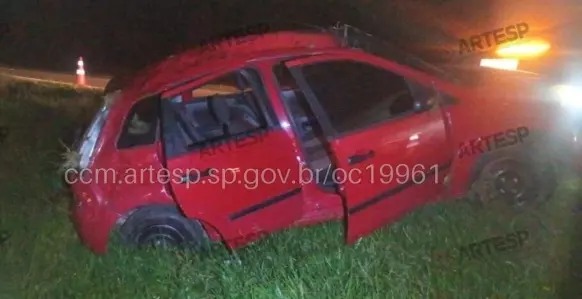 Capotamento na rodovia Washington Luís deixa um morto e três feridos