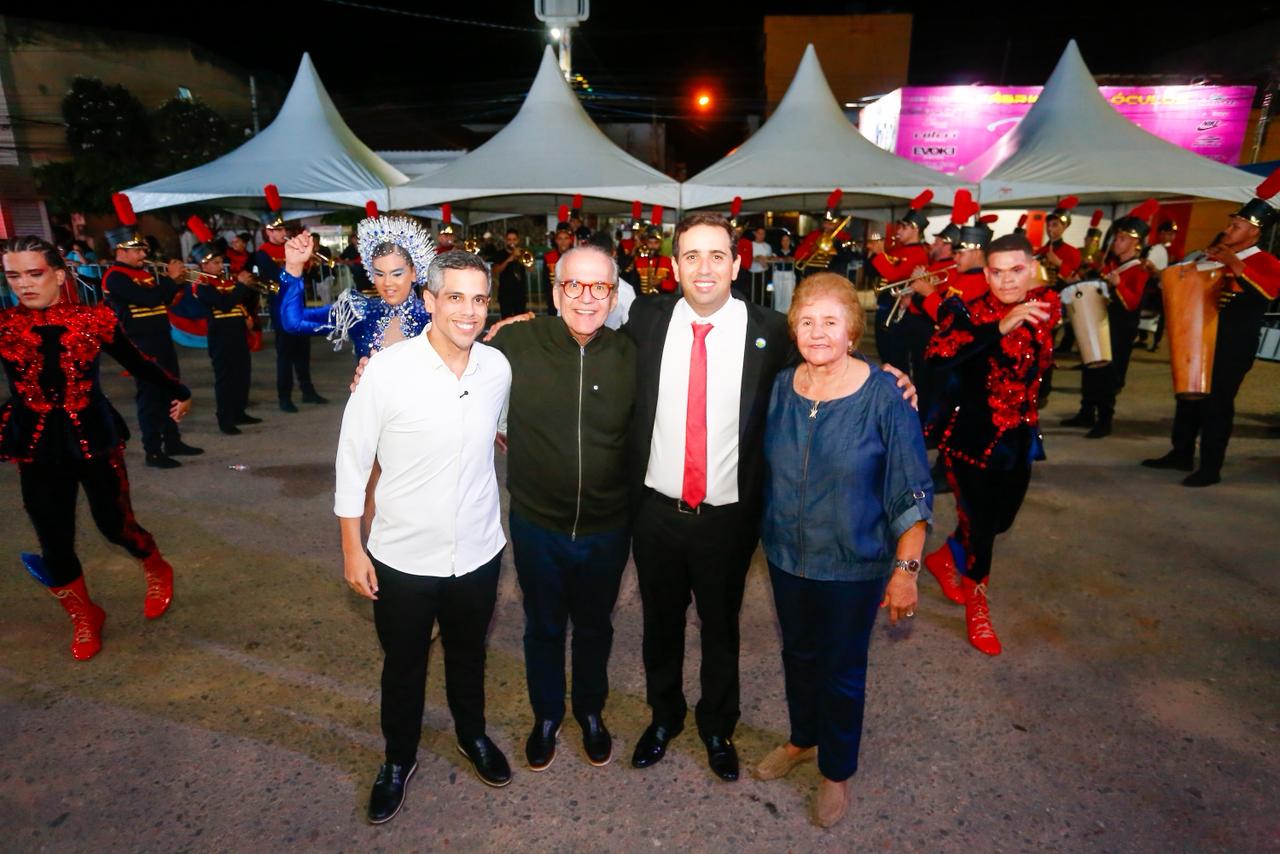 Deputado Jarbas Filho participa dos 172 anos de Buíque e faz novas entregas para o município