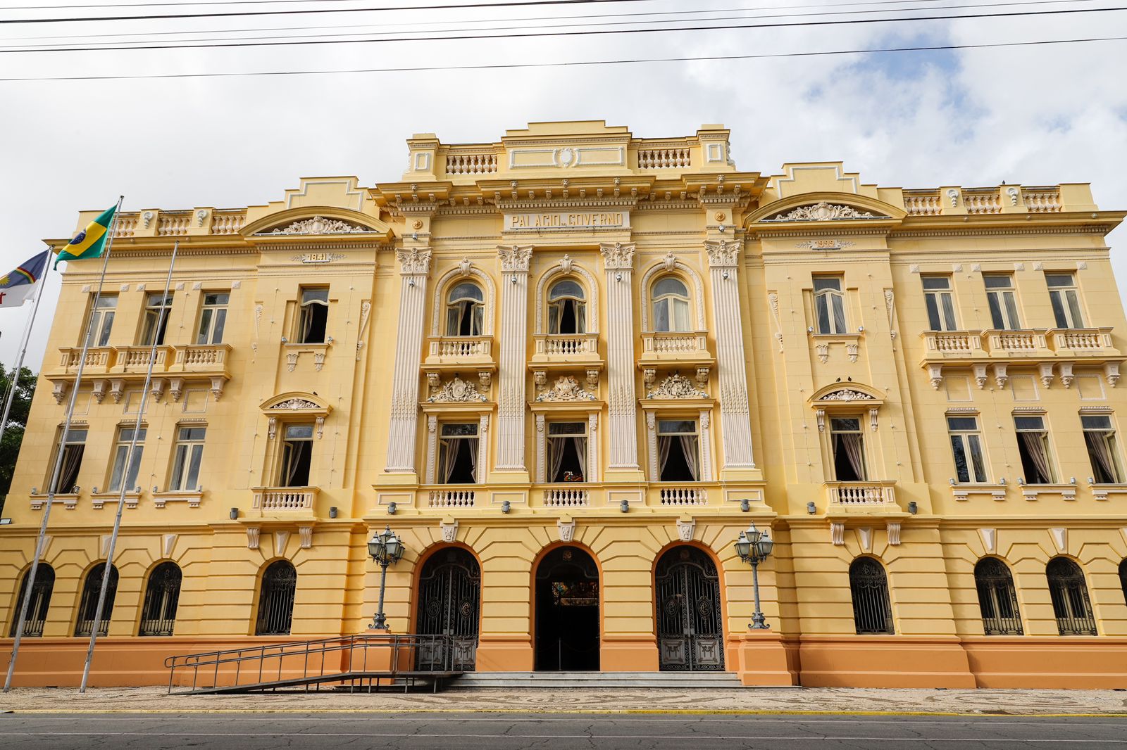 Governo de Pernambuco transfere ponto facultativo do Corpus Christi para 23 de junho
