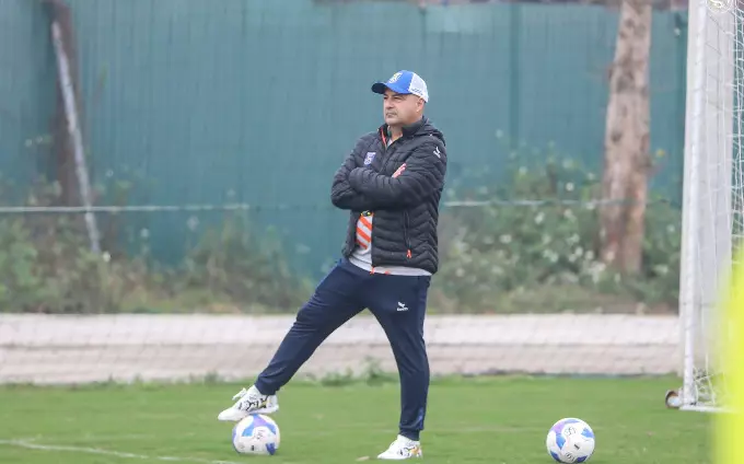 PAULO FOIANI: TREINADOR FAZ HISTÓRIA AO LEVAR O BAC NINH FC, À ELITE VIETNAMITA!
