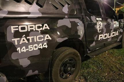 MP investiga denúncia de preso estuprado por policiais em abordagem; fissura e lascas de madeira no corpo