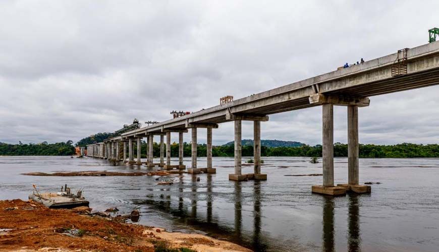 De estado em crise a referência nacional em investimentos: Governo de MT ampliou em 600% recursos aplicados em obras e ações