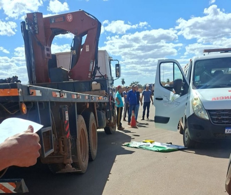Motorista de 69 anos morre atropelado por caminhão em pátio de empresa de grãos em Porto Alegre do Norte