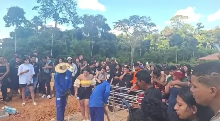 Último adeus: familiares se despedem de motorista executado na Bolívia