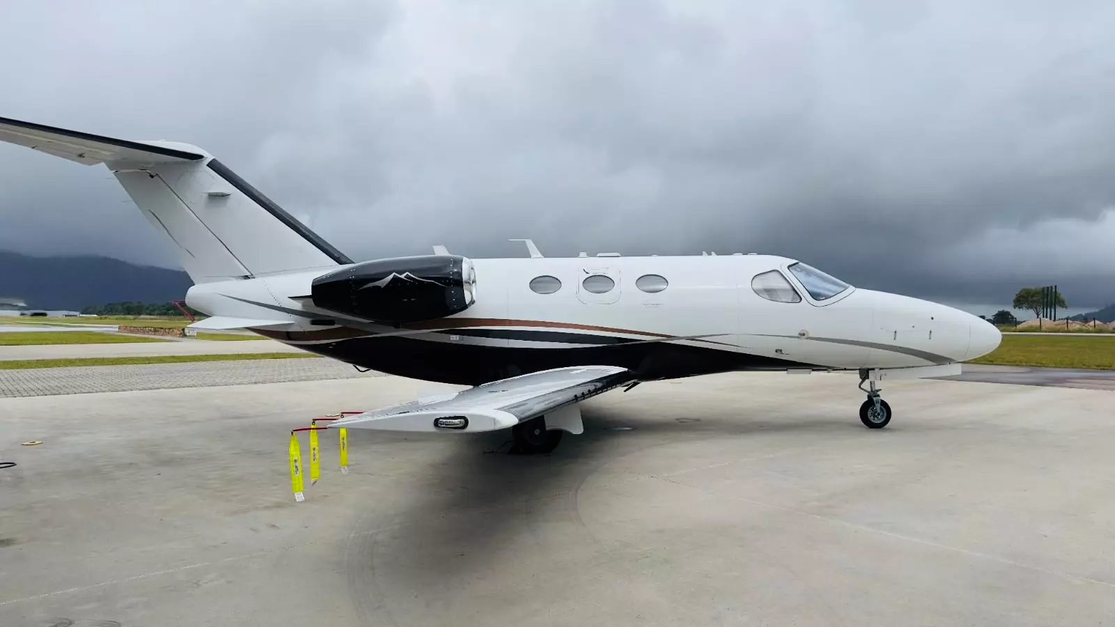 CITATION MUSTANG HIGH SIERRA EDITION - ANO 2012 COM 1130,0 HORAS DISP. AERONAVE COMPLETAMENTE REVISADA EM DIAS CONSULTE JÁ !