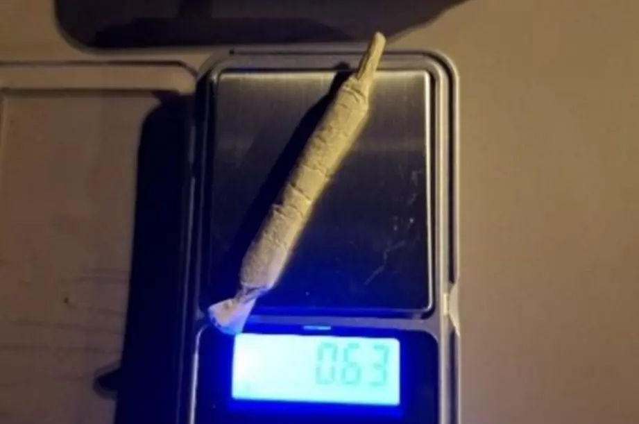 Passageiro de aplicativo é flagrado com droga durante operação da PM