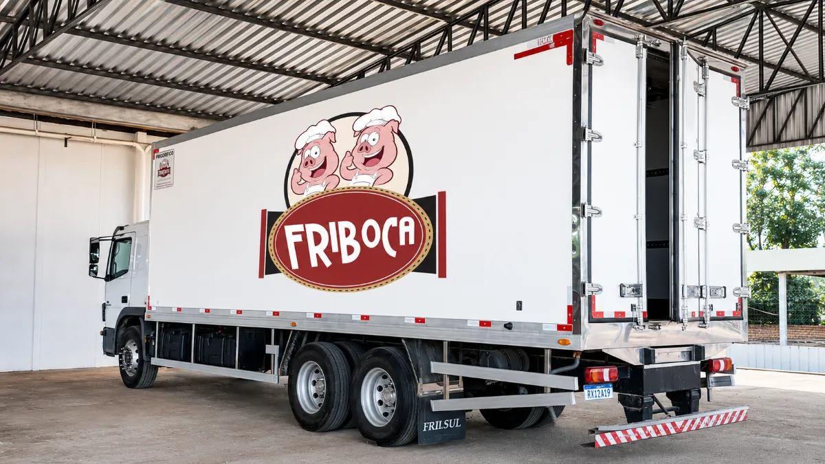 Friboca anuncia vaga para motorista de caminhão