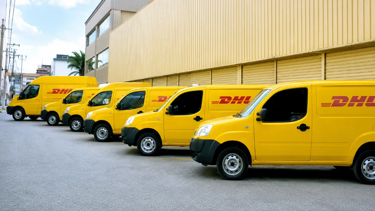 Tem CNH categoria B? DHL Express abre vaga para Motorista Entregador