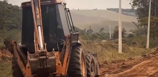 Período de seca: Prefeitura inicia manutenção dos serviços de patrolamento nas estradas da zona rural de Santos Dumont