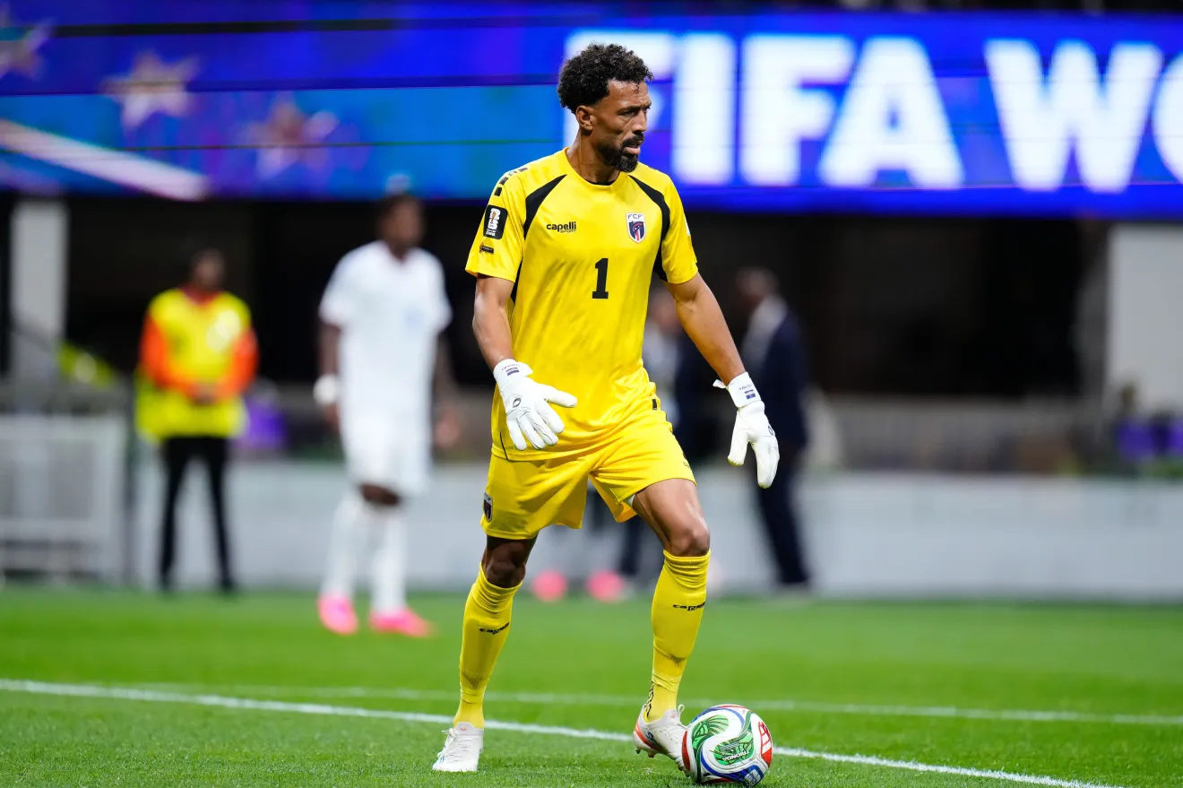 Vozinha, goleiro da seleção de Cabo Verde, bate 2 milhões de seguidores após jogo contra Espanha