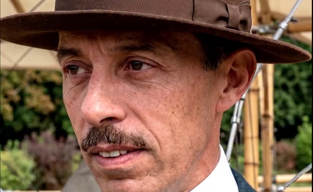 Inteligência Artificial reconstrói passos de Alberto Santos Dumont e o voo do 14-Bis em 4K
