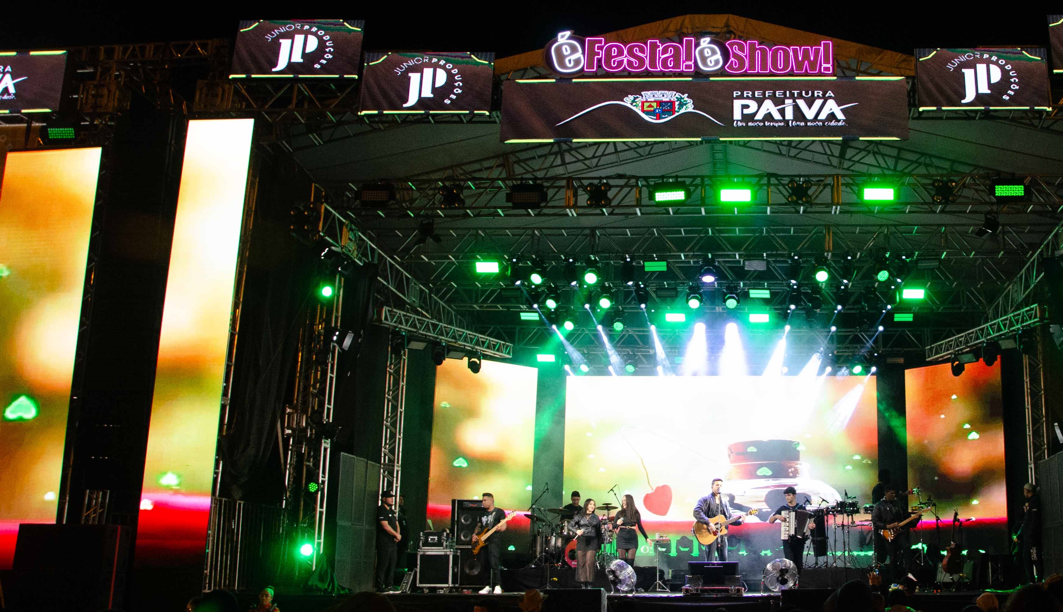 Michel Teló se apresenta nesta sexta-feira na Expo Paiva
