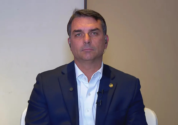Republicanos nega aliança com Flávio Bolsonaro e rechaça barganha por vaga no STF