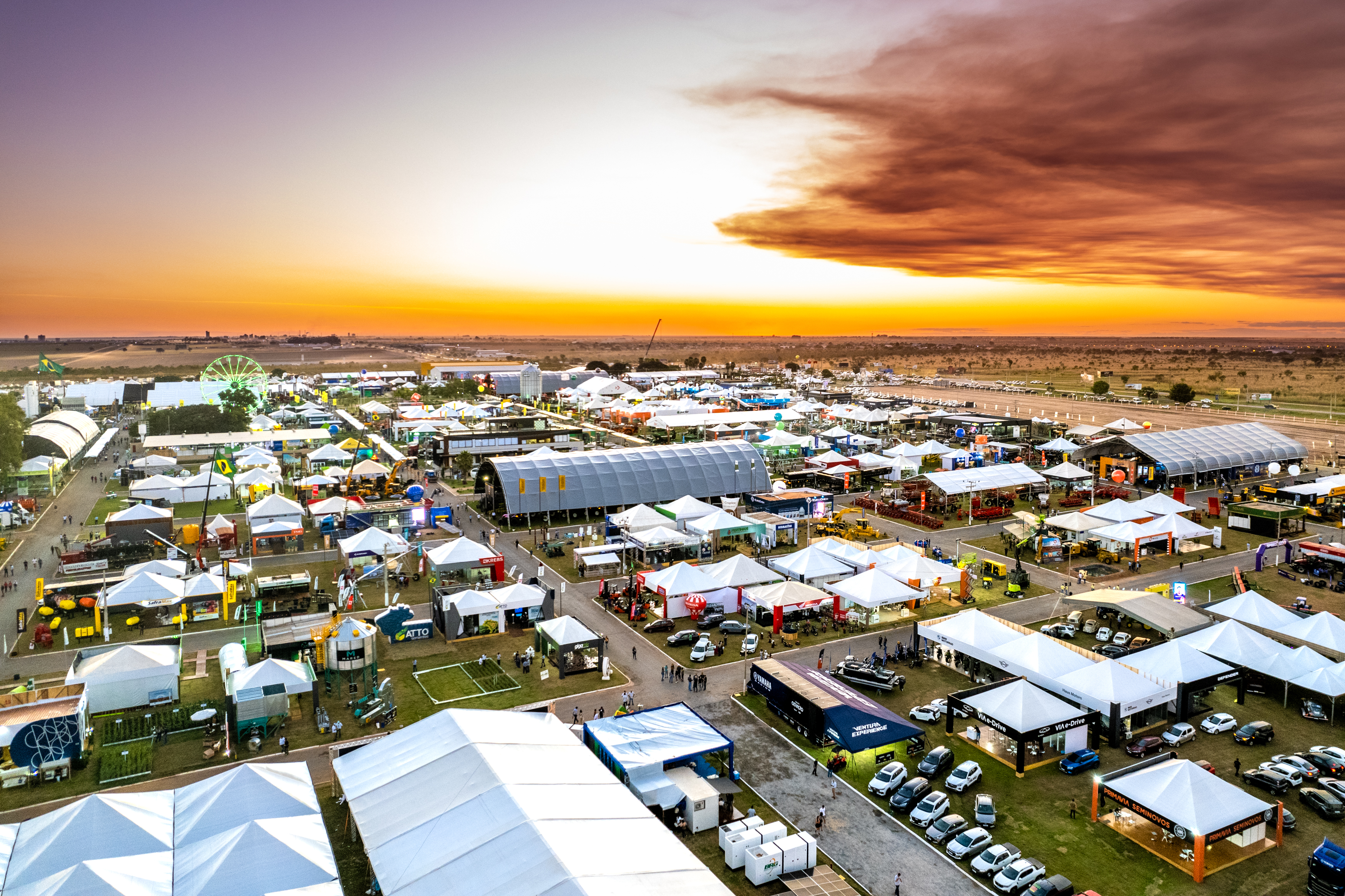 FOCO  NO CERRADO BAIANO ][ Bahia Farm Show abre 20ª edição com anúncios de R$ 38 bilhões