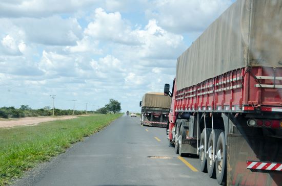 CUSTOS DE TRANSPORTE ][ Frete agrícola segue em alta puxado por safra recorde de grãos