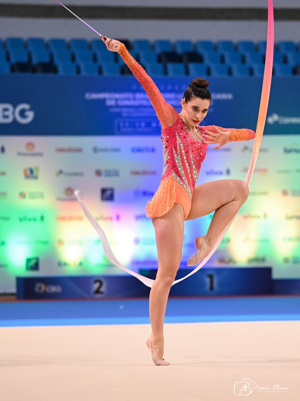 Luana Franceschi, atleta joinvilense de ginástica rítmica, compete em torneio internacional na Itália