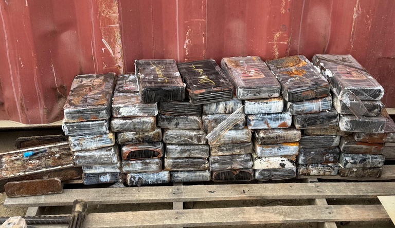 PF apreende 150 kg de cocaína em contêineres com destino à Europa