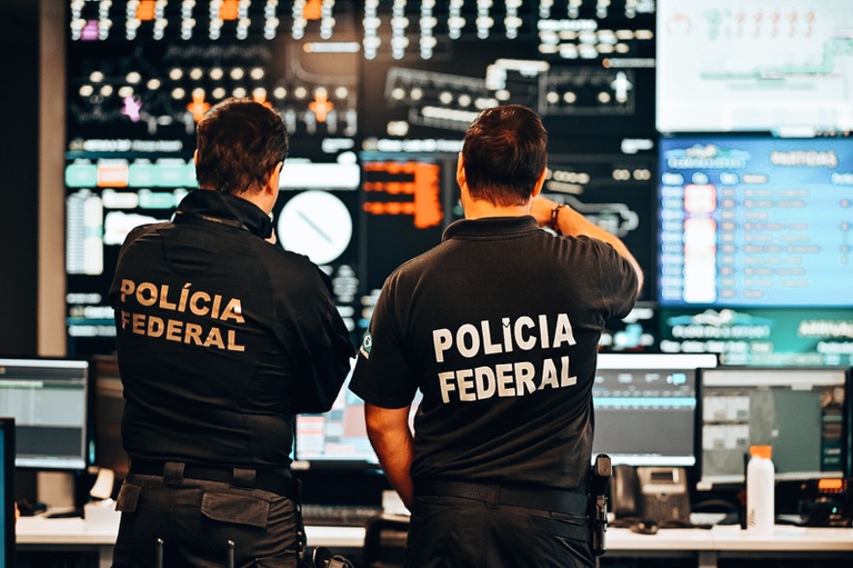 PF atua na prisão de foragida da Justiça na Itália