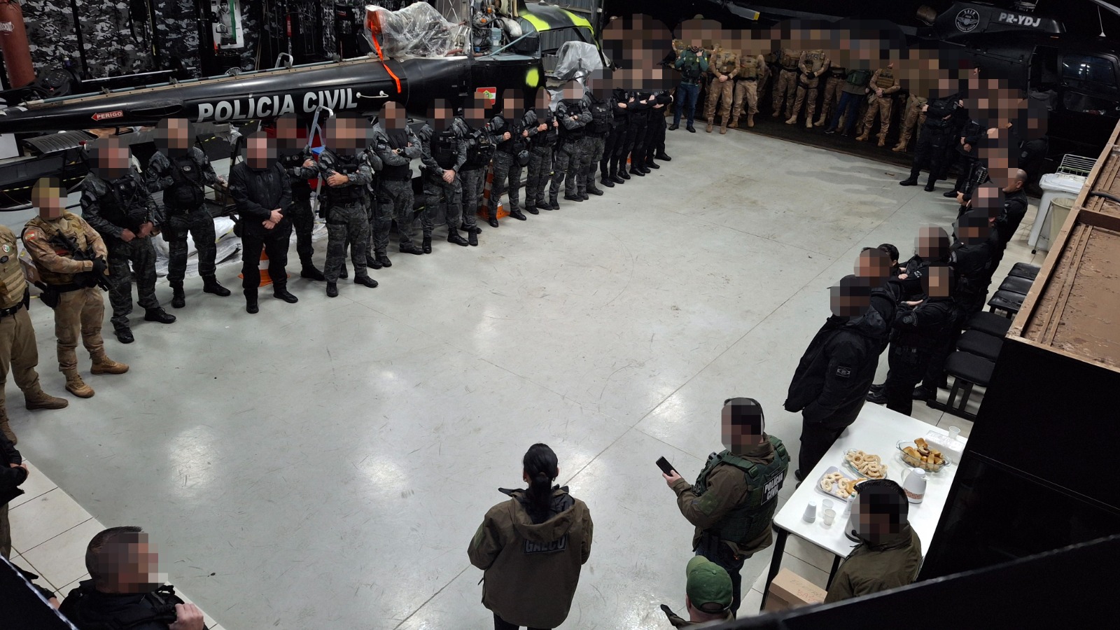 Megaoperação interestadual cumpre 320 ordens judiciais contra núcleo de facção criminosa com atuação em Santa Catarina