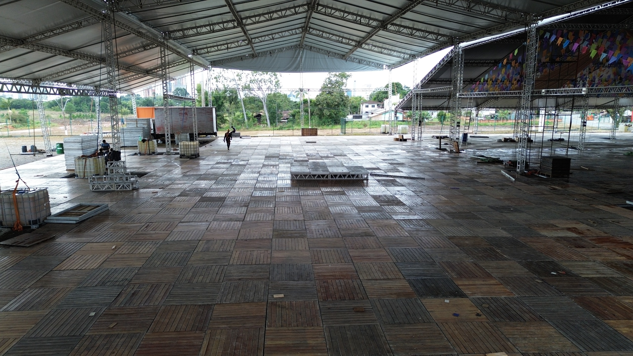 Começa a montagem da estrutura para o Piçarraiá 2026
