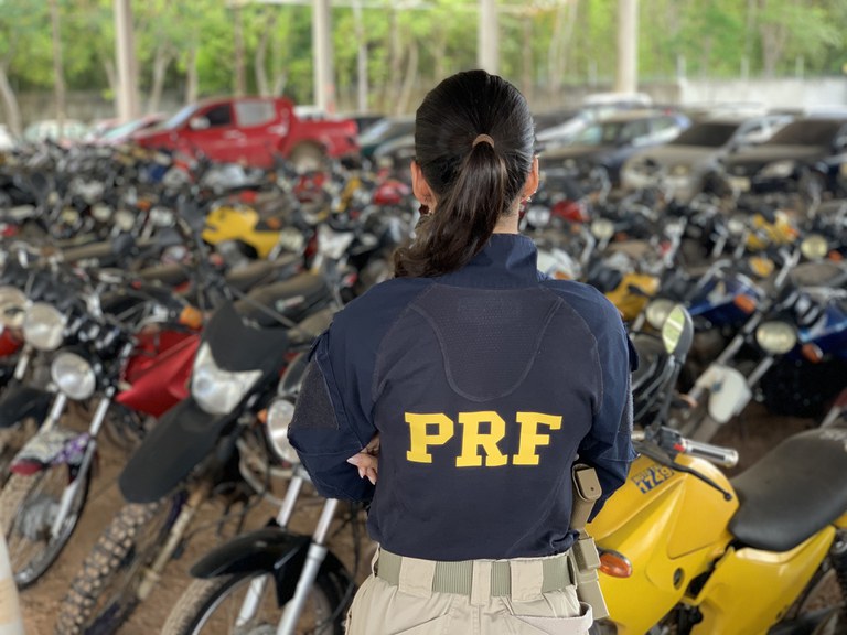PRF promove leilão de centenas de veículos apreendidos ou abandonados em rodovias federais de SC