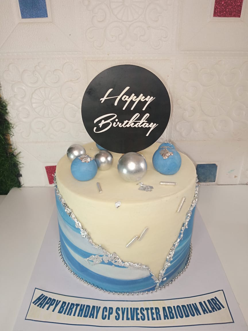 Blue Treats cake