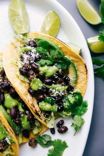 Tacos de frijoles negros
