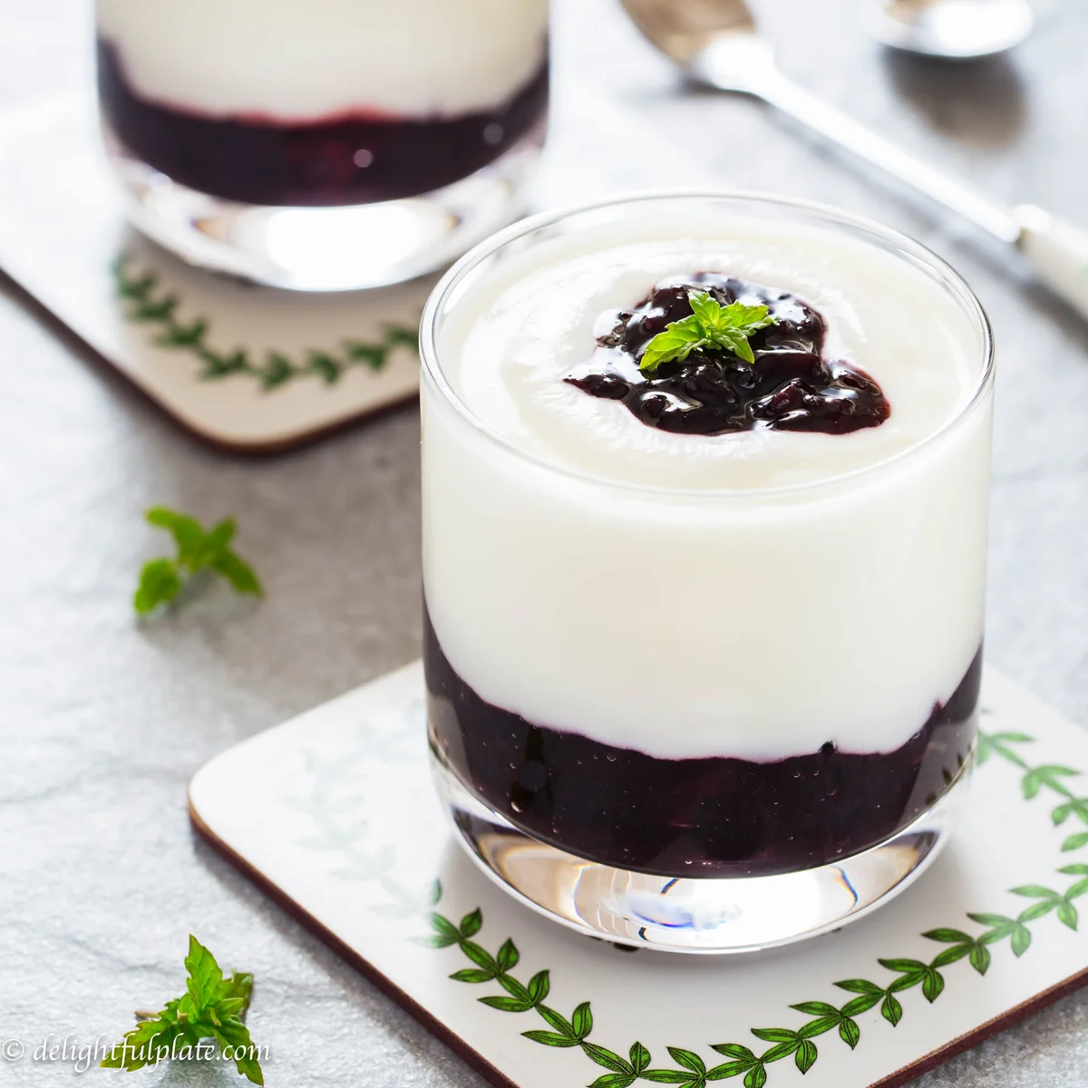 Yogurt Black Sticky Rice Pudding (Sua chua nep cam)