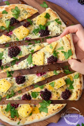 Brie and Blackberry Pizza Recipe