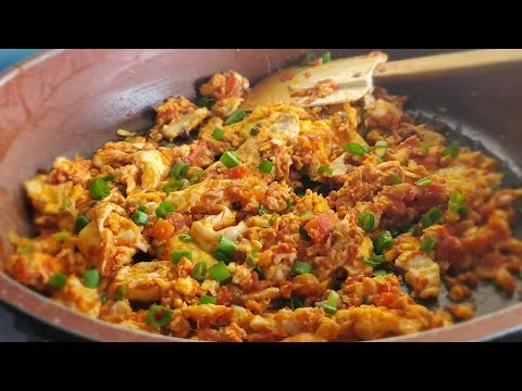 Huevos revueltos al estilo keniata
